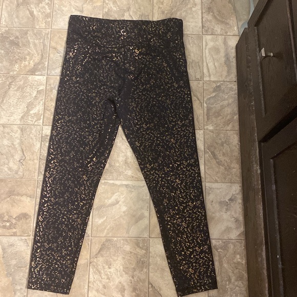 ZYIA Active Black Rose Gold Flake Light n Tight Hi-Rise Legging Size 12 - Picture 3 of 12